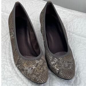 Vaneli Women's Size 7N Copper/Silver Suede Snake Skin Print Slip On Heels